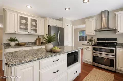 Kitchen - 2510 Dylan Dr, Anchorage, AK 99516 photo 2 of 4