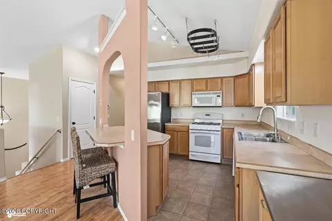 Kitchen - 3840 Reflection Dr, Anchorage, AK 99504 photo 2 of 5