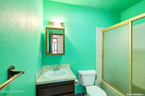 Bath - 5836 E 9th Ct, Anchorage, AK 99504 photo 2 of 4