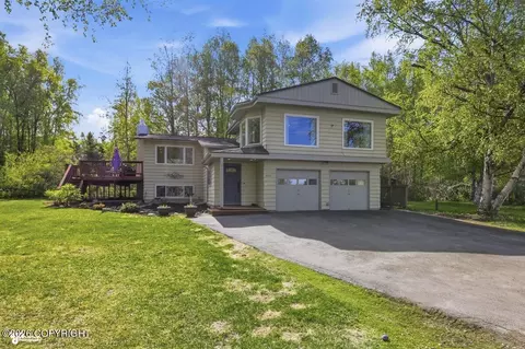 8336 Sundi Dr, Anchorage, AK 99502