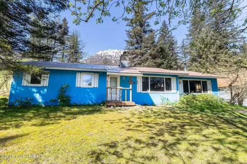 2411 Cedar St, Seward, AK 99664