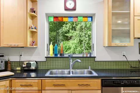 Kitchen - 20534 Crabtree St, Chugiak, AK 99567 photo 3 of 4