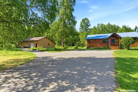 Exterior - 20534 Crabtree St, Chugiak, AK 99567 photo 4 of 22