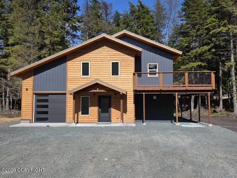 650 Allie Rd, Haines, AK 99827