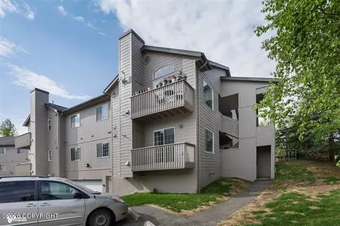 7102 Ambler Ln #4, Anchorage, AK 99504