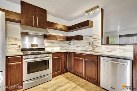 8601 Molanary Dr #3, Anchorage, AK 99502