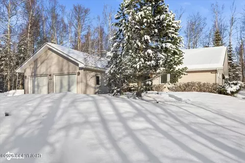 6741 W Hemmer Dr, Wasilla, AK 99654