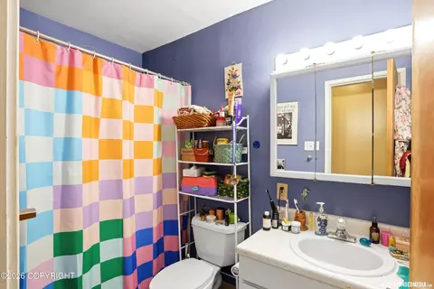 Bath - 344 E 15th Ave, Anchorage, AK 99501 photo 4 of 5