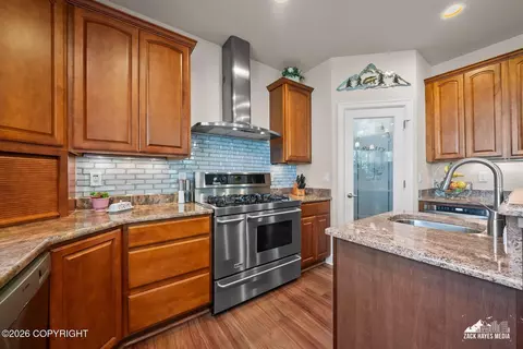 Kitchen - 10935 Splendor Loop, Eagle River, AK 99577 photo 5 of 15