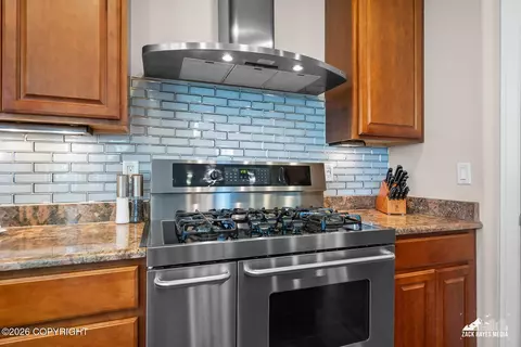 Kitchen - 10935 Splendor Loop, Eagle River, AK 99577 photo 6 of 15