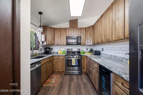 Kitchen - 8280 E 20th Ave, Anchorage, AK 99504 photo 1 of 5
