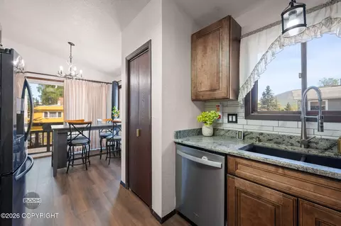 Kitchen - 8280 E 20th Ave, Anchorage, AK 99504 photo 5 of 5