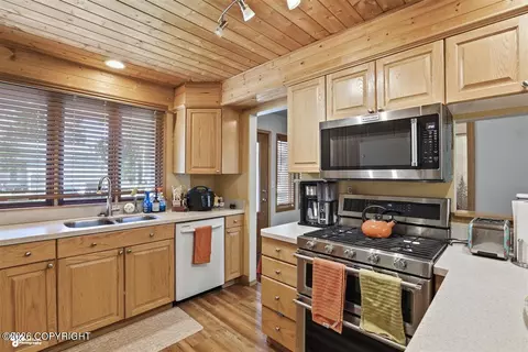 Kitchen - 9531 Dundas Cir, Eagle River, AK 99577 photo 1 of 3
