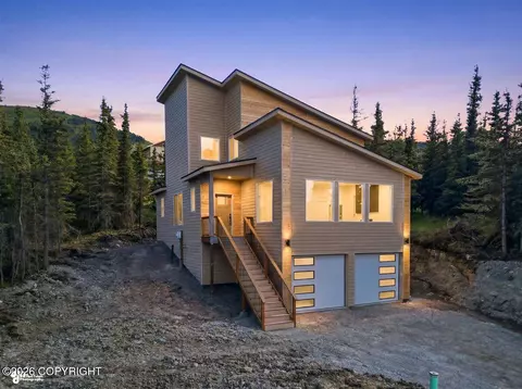 7920 Viola Cir, Anchorage, AK 99516