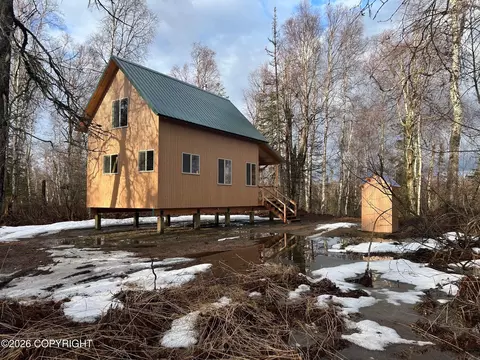 25129 S Homestead Rd, Trapper Creek, AK 99683