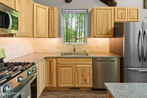 Kitchen - 10751 N Pilot Dr, Willow, AK 99688 photo 6 of 6