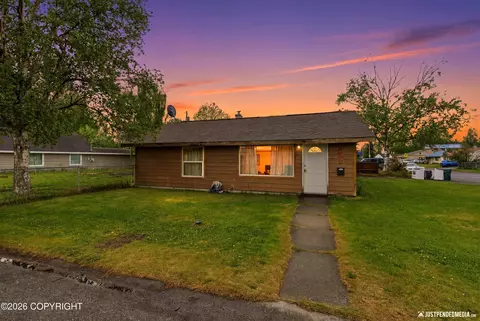 6000 Acheson Ln, Anchorage, AK 99504