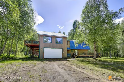 10753 N Cresent Ct, Willow, AK 99688