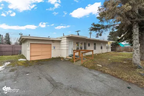 1102 W 29th Pl, Anchorage, AK 99503