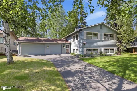3056 Glacier St, Anchorage, AK 99508