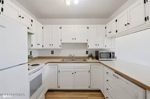 9061 Ashley Cir, Anchorage, AK 99502
