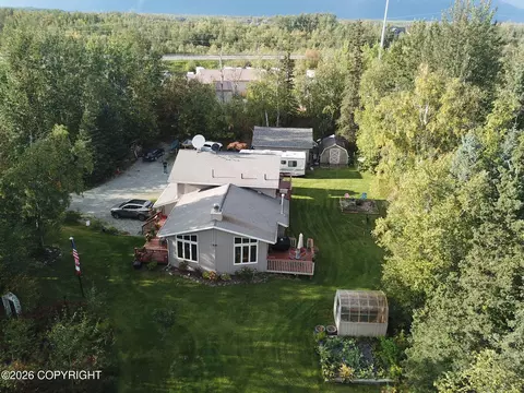 1075 N Shenandoah Dr, Palmer, AK 99645