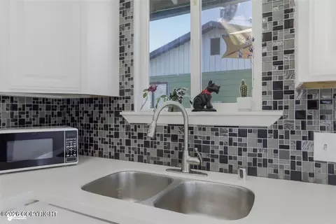 Kitchen - 3705 E 18th Ave, Anchorage, AK 99508 photo 5 of 5