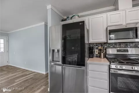 Kitchen - 3705 E 18th Ave, Anchorage, AK 99508 photo 3 of 5