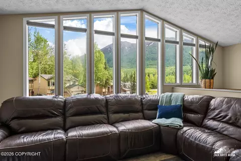 8860 Plunge Creek Cir, Eagle River, AK 99577