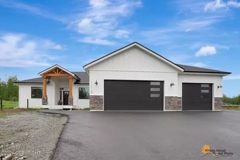 11739 E Apple Cir, Palmer, AK 99645