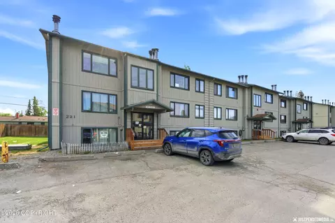 221 Mccarrey St #11-2B, Anchorage, AK 99508