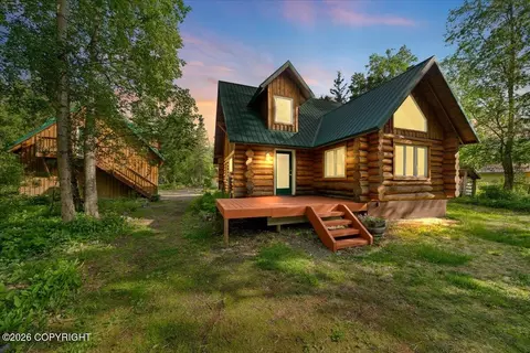 874 E Creekside Dr, Wasilla, AK 99654