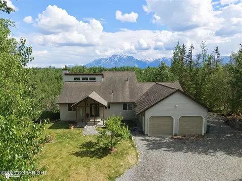 1575 N Golden Hills Cir, Palmer, AK 99645