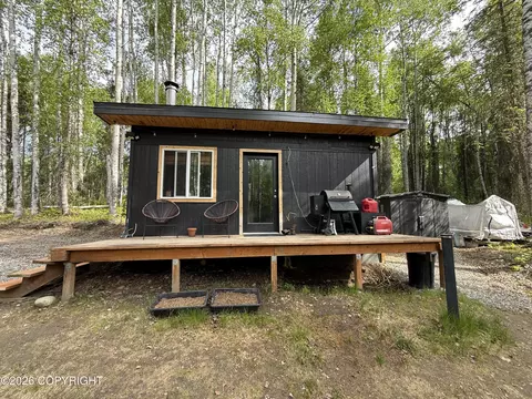 21594 W Parks Hwy, Willow, AK 99688
