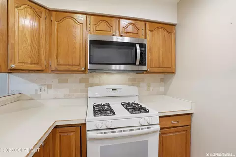 Kitchen - 6541 Cimarron Cir, Anchorage, AK 99504 photo 2 of 4
