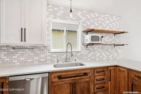 Kitchen - 19551 Highland Ridge Dr, Eagle River, AK 99577 photo 2 of 3