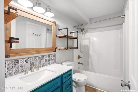 Bath - 19551 Highland Ridge Dr, Eagle River, AK 99577 photo 1 of 3