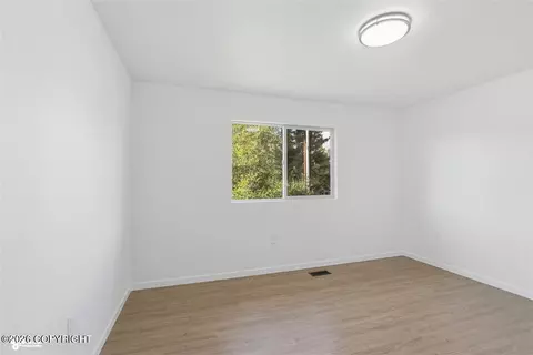 Bedroom - 3850 E 84th Ave, Anchorage, AK 99507 photo 7 of 9