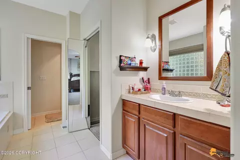 Bath - 8811 Acadia Dr, Eagle River, AK 99577 photo 6 of 8