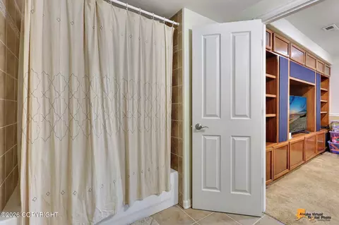 Bath - 8811 Acadia Dr, Eagle River, AK 99577 photo 3 of 8