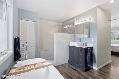 Bath - 2521 Maylen Cir, Anchorage, AK 99516 photo 3 of 3