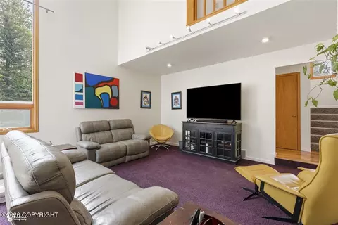 Living - 2521 Maylen Cir, Anchorage, AK 99516 photo 2 of 5
