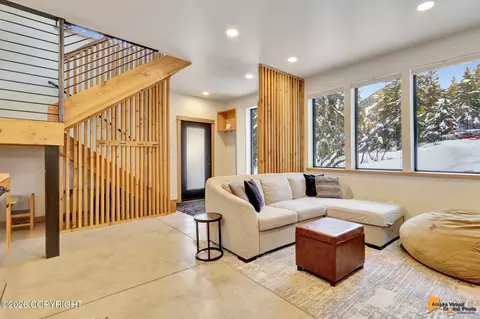 117 Okemo Rd, Girdwood, AK 99587