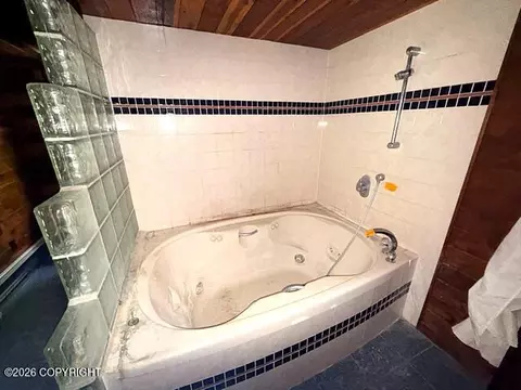 Bath - 22221 Eagle River Rd, Eagle River, AK 99577 photo 2 of 2