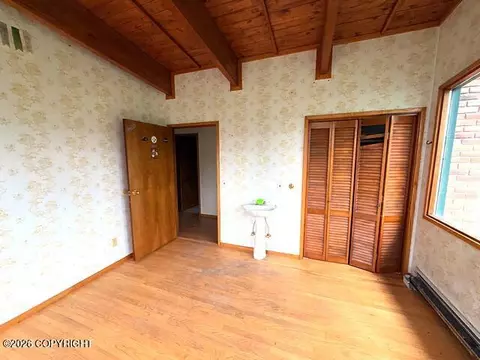 Bedroom - 22221 Eagle River Rd, Eagle River, AK 99577 photo 9 of 12