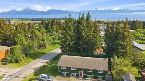 335 E Fairview Ave, Homer, AK 99603