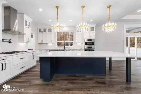 Kitchen - 8913 E Windy Woods Loop, Palmer, AK 99645 photo 4 of 9