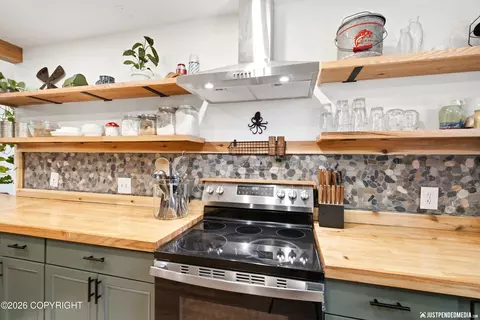 Kitchen - 935 N Leatherleaf Loop, Wasilla, AK 99654 photo 5 of 8