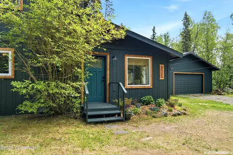 Exterior - 935 N Leatherleaf Loop, Wasilla, AK 99654 photo 2 of 12