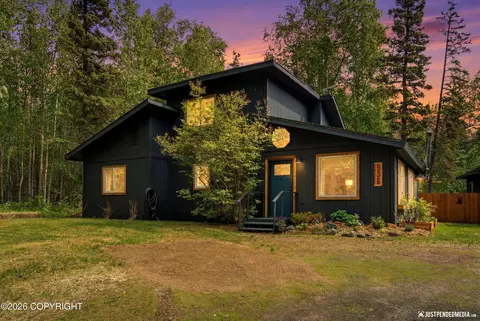 Exterior - 935 N Leatherleaf Loop, Wasilla, AK 99654 photo 3 of 12